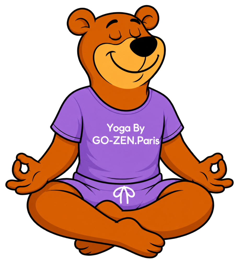 Ours GO-ZEN.Paris en méditation portant le t-shirt Yoga By GO-ZEN.Paris